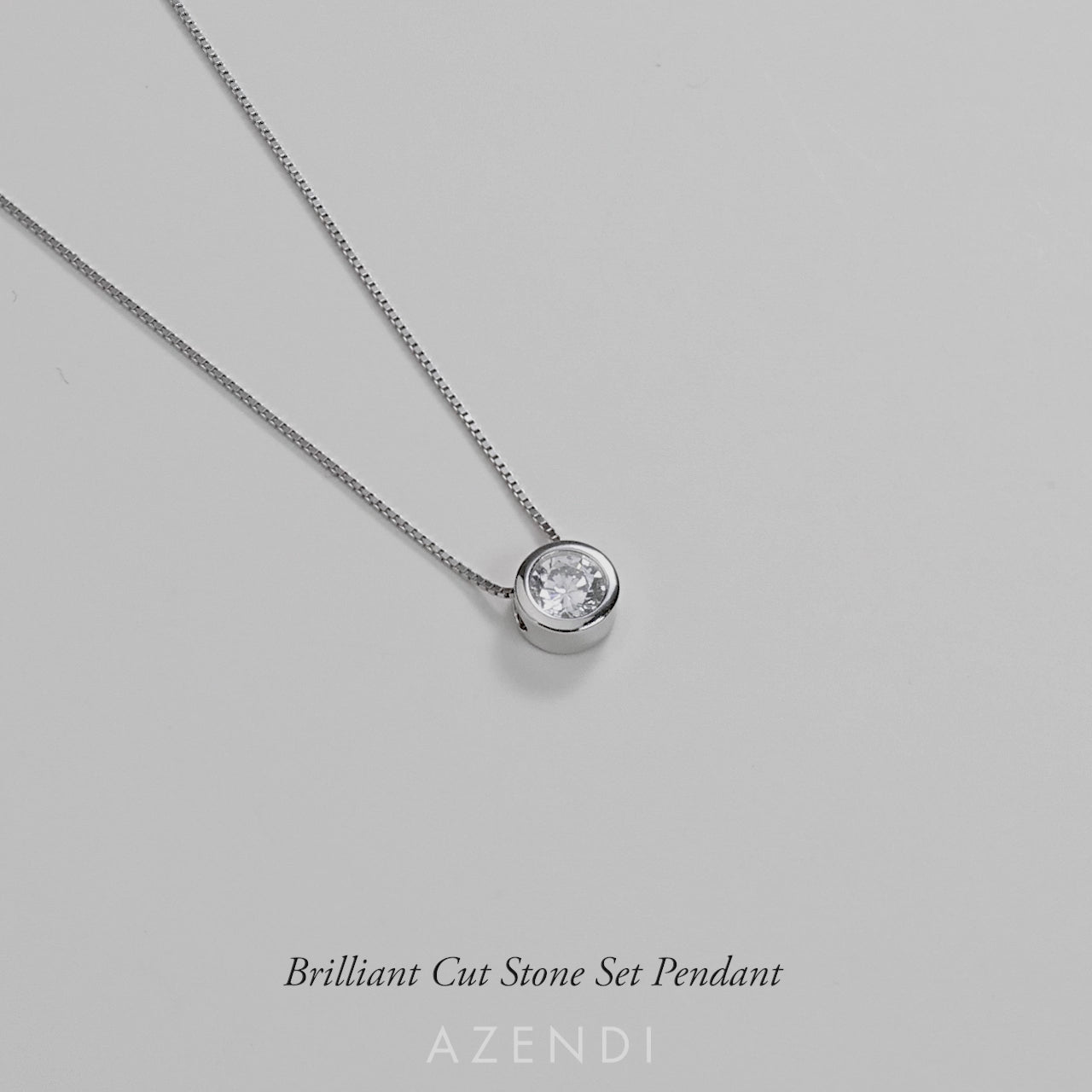 Sterling Silver Brilliant Cut Stone Set Pendant - Clear