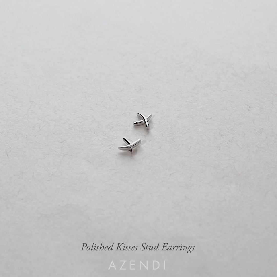 Polished Kisses Stud Earrings