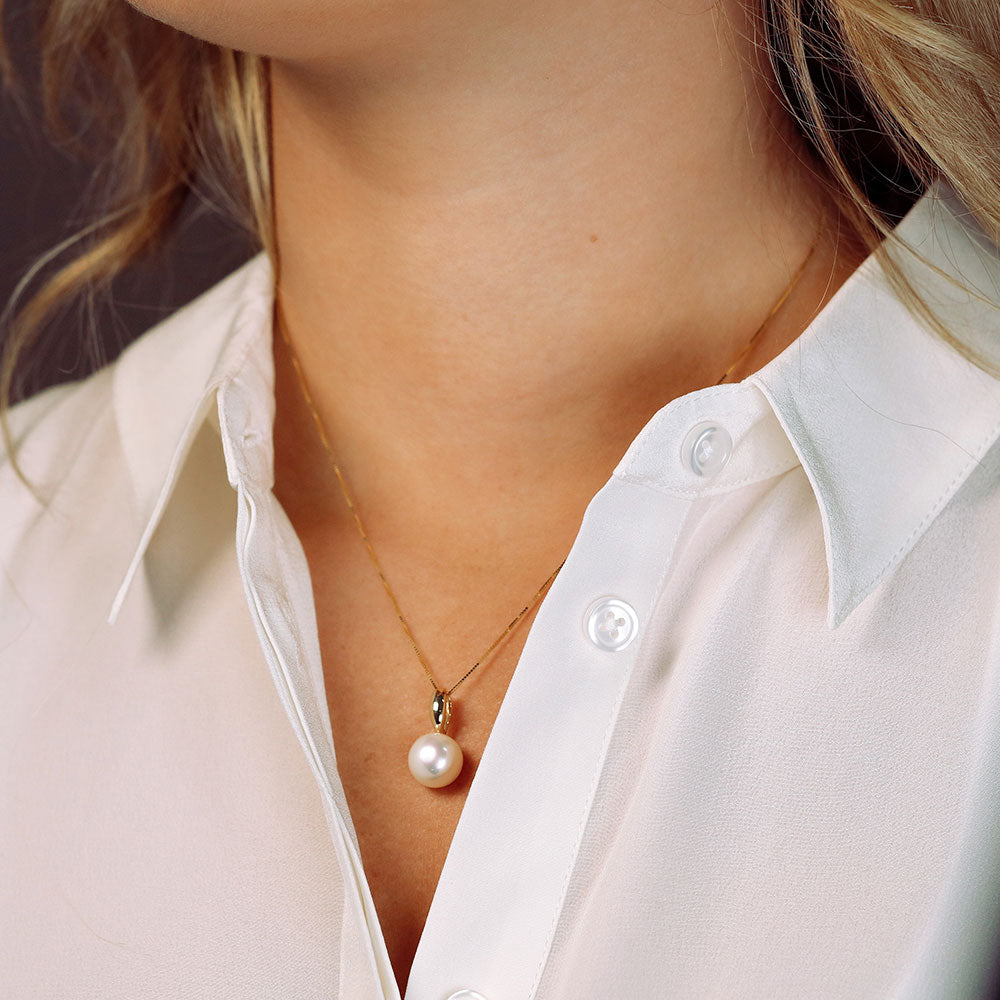 9 Carat Gold & Freshwater Pearl Drop Pendant