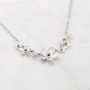Frosted Silver Seven Flower Necklace