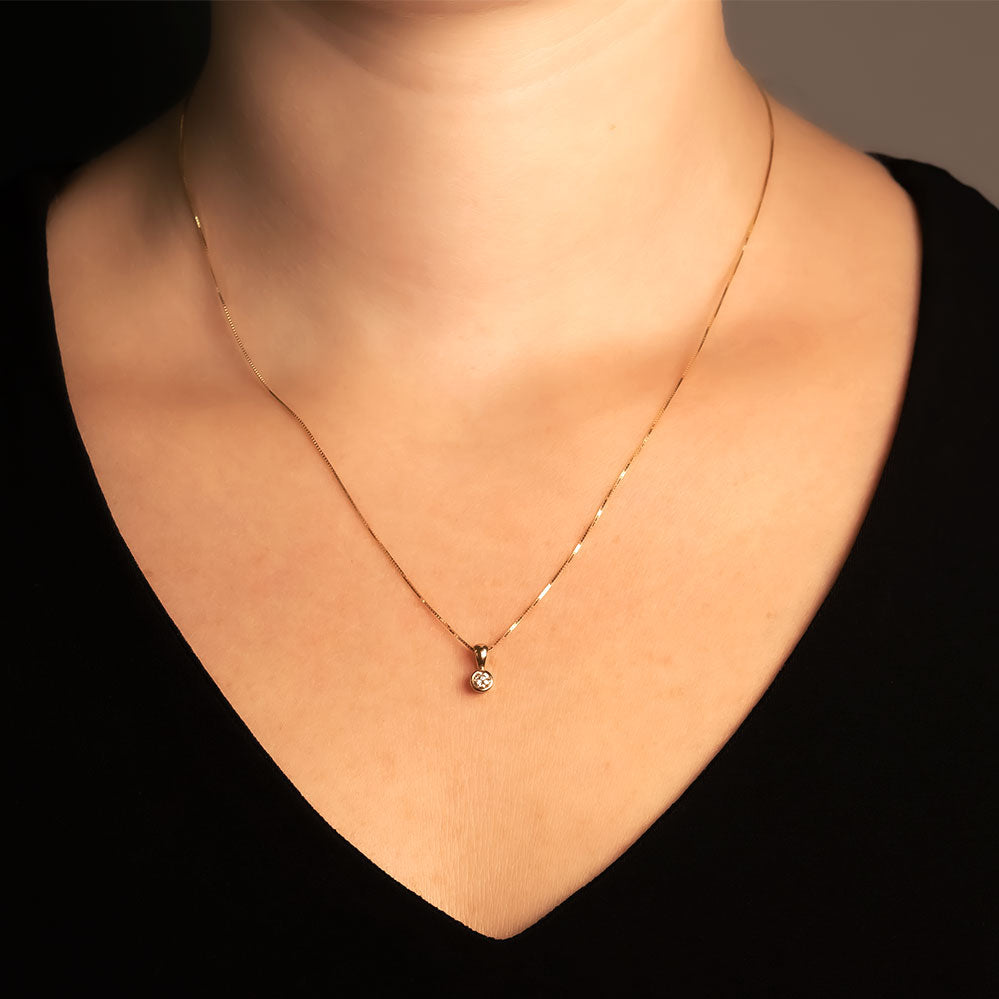9 Carat Gold & Diamond Solitaire Pendant (0.15ct Diamond)