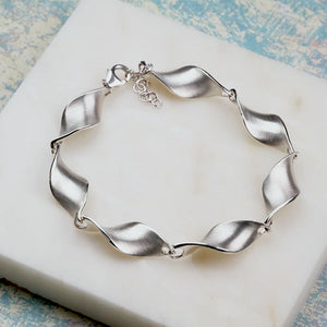 Silver Twisting Link Bracelet