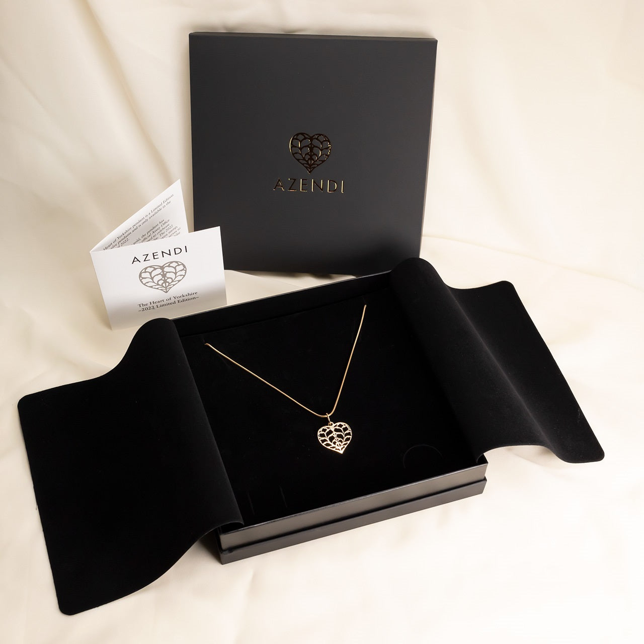 2023 Limited Edition 18ct Yellow Gold Heart of Yorkshire 3cm Pendant