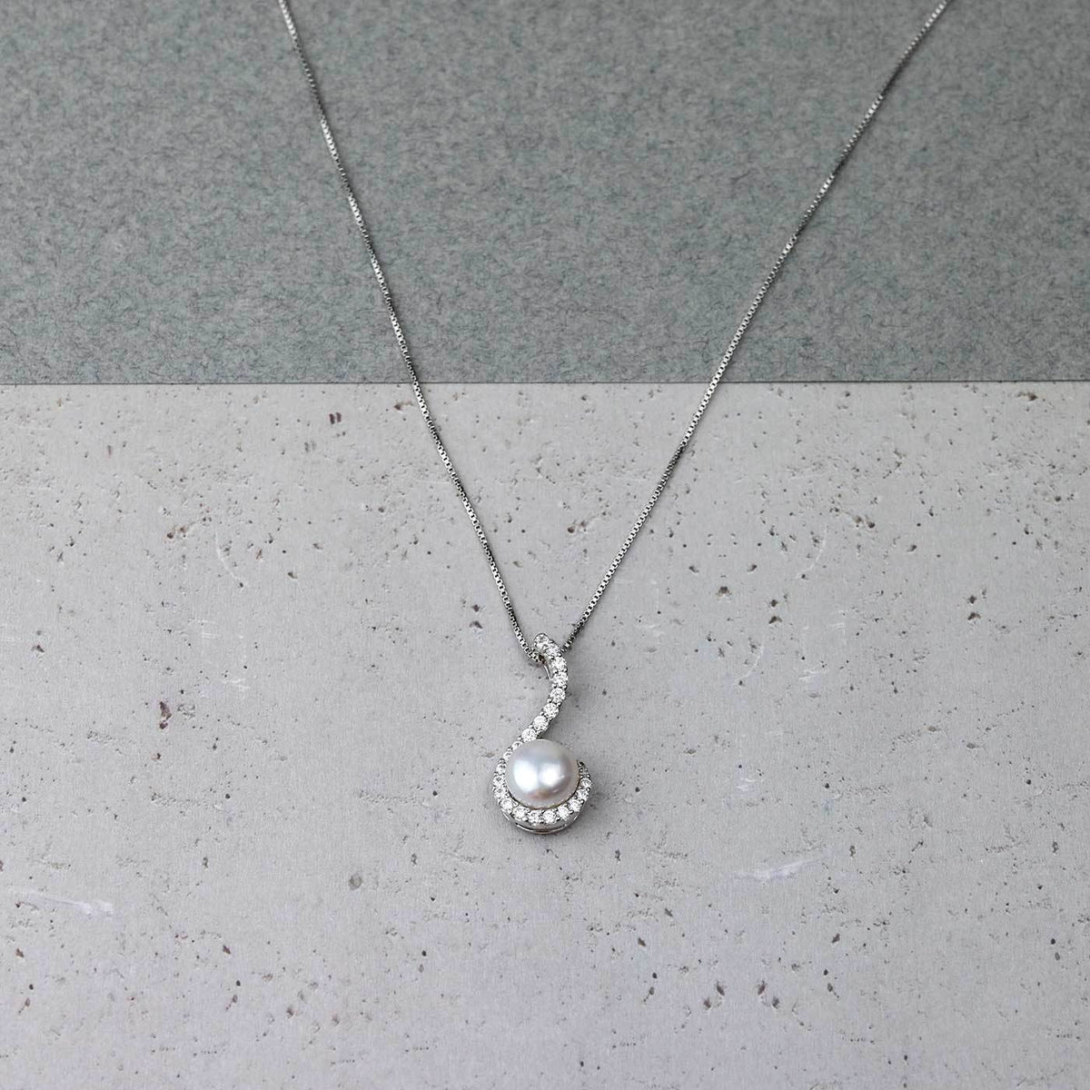 Pavé Curl Pearl Pendant