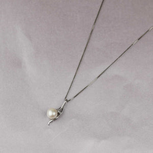 Silver & Pearl Ribbon Pendant