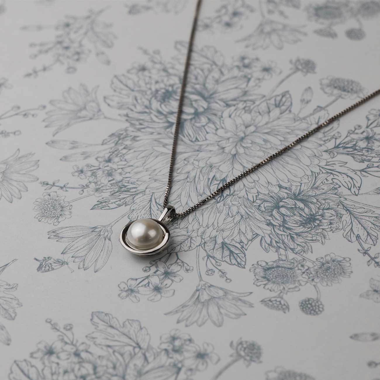 Spiral Set Pearl Pendant